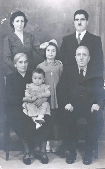 صورة عائلية ليعقوب الأول كورويان